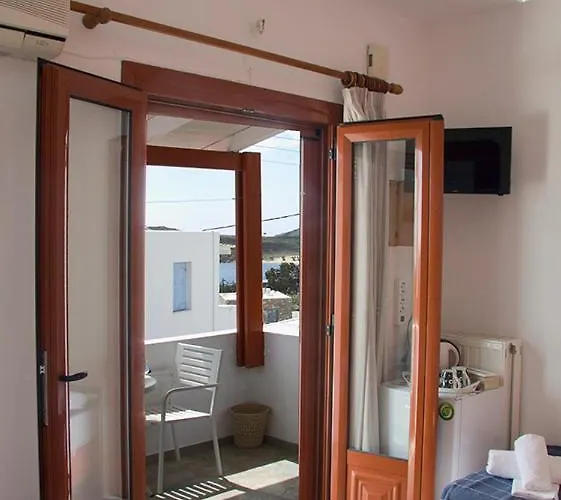 Helios Serifos Gæstehus Livadi (Serifos)